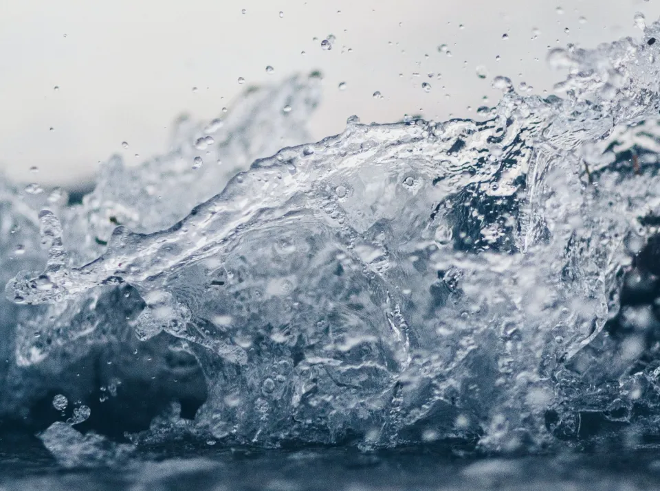 water-splashing
