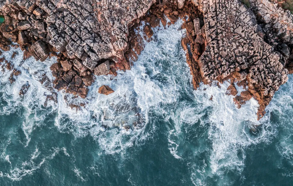rocky-shoreline